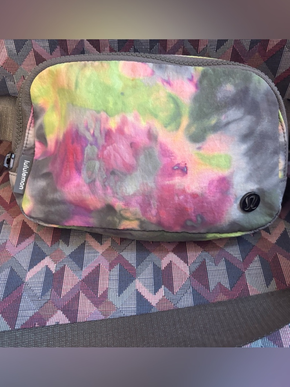 lululemon MAKE AN OFFER!  Beltbag in Pink, Green, Gray